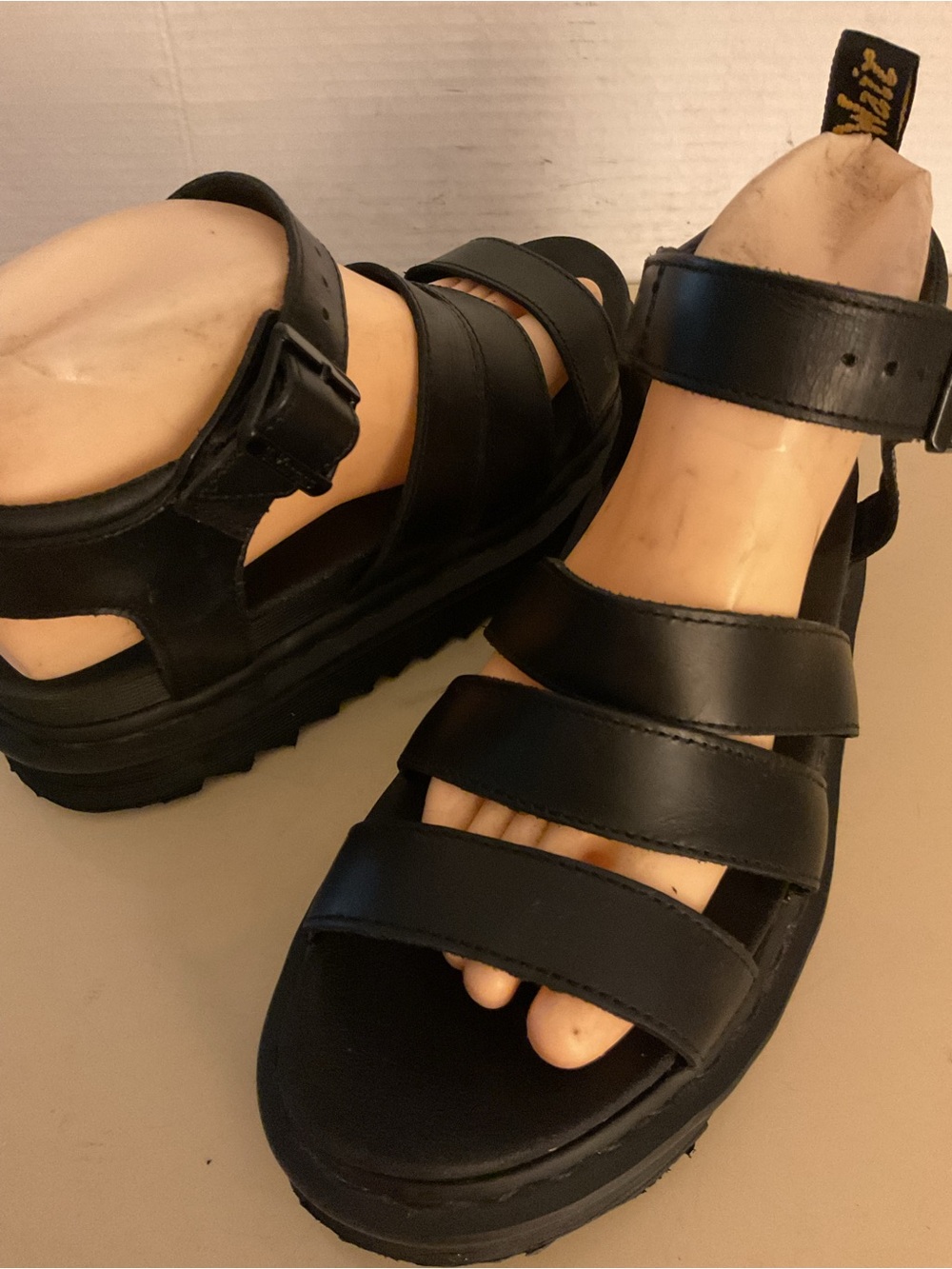 Dr. Martens women black leather platform Blaire platform Blaire sandals US 7